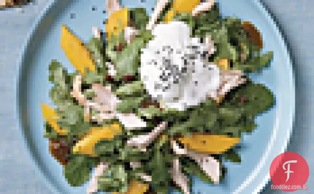 Frango assado e salada de manga com iogurte