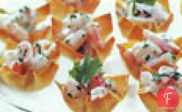 Salada de camarão de Manga-Curry em copos de Wonton