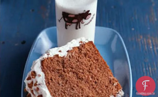Bolo de comida de anjo de Chocolate com cobertura de caramelo