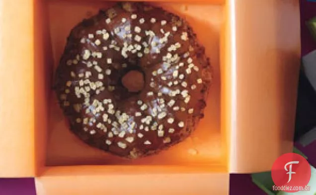 Bolo de comida de anjo de chocolate e gengibre
