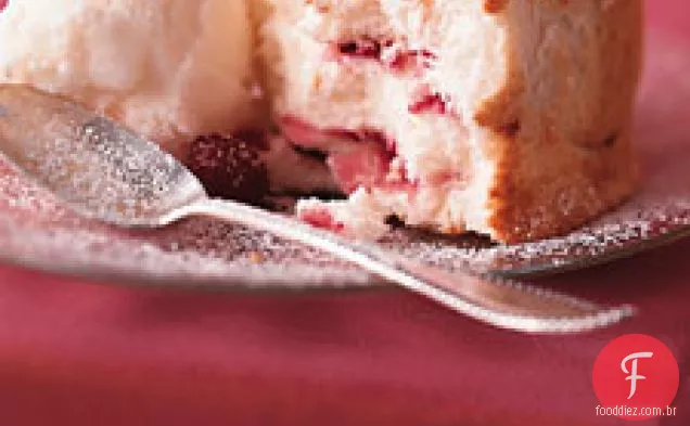 Bolo Do Redemoinho Do Alimento Do Anjo