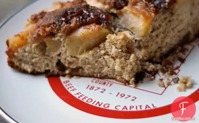Bolo de maçã cardamomo de cabeça para baixo