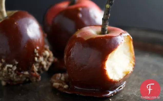 Maçãs de Caramelo De Mel assustador para o Halloween