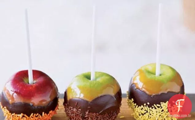 Maçãs de caramelo de Chocolate com granulado