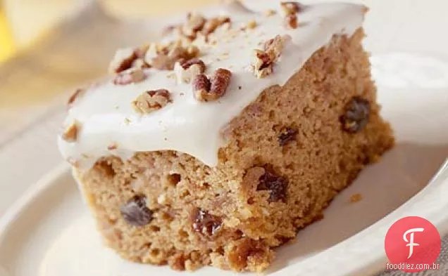 Bolo De Especiarias Com Molho De Maçã Com Cobertura De Cream Cheese