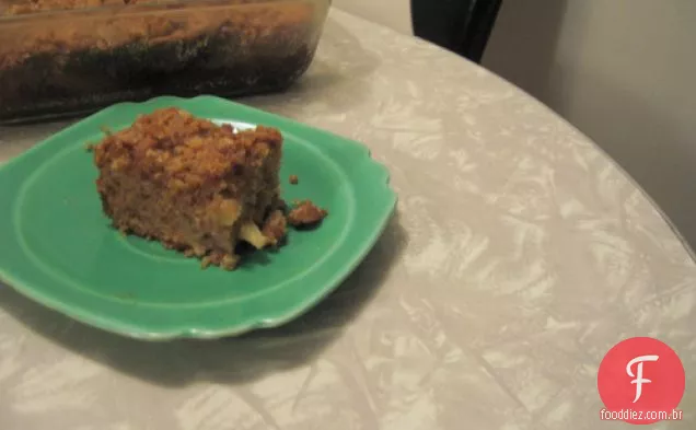 Bolo De Café De Maçã Com Cobertura De Crumble E Esmalte De Açúcar Mascavo