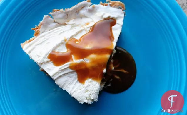 Torta de Sorvete Com Molho De Caramelo fácil