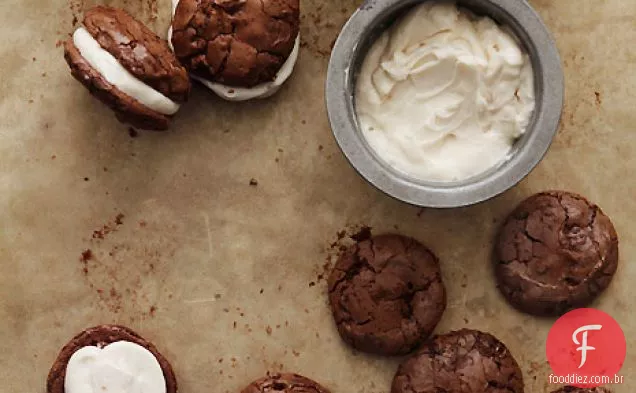 Biscoitos Brownie Com Recheio de Creme De Caramelo Salgado