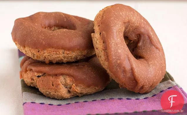 Rosquinhas de Pão de gengibre assadas com esmalte de Maple-caramelo