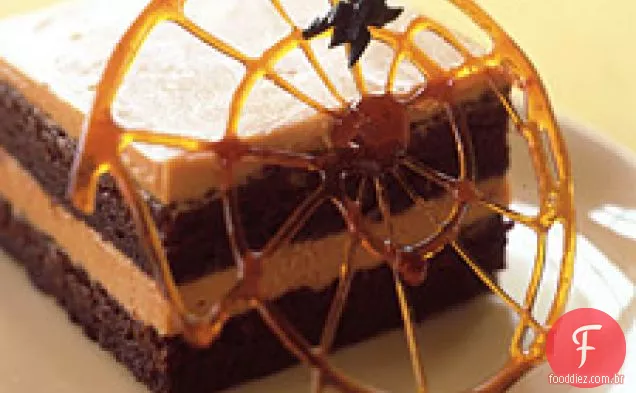 Bolo Da Camada Do Caramelo Do Chocolate