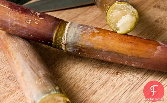 Camarão com espeto de cana-de-açúcar (Chao Tom)