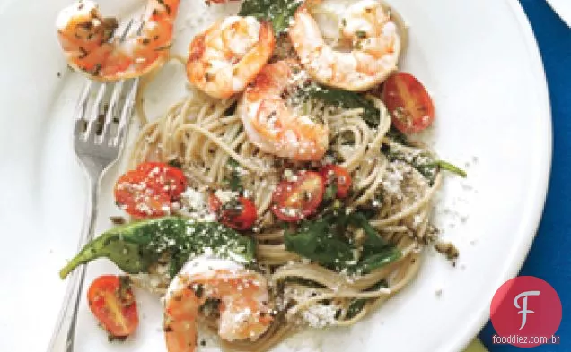 Camarão Scampi Com Macarrão, Espinafre, Tomate Cereja E Azeitonas
