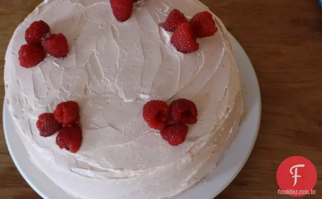 Bolo De Aniversário De Limão Com Creme De Manteiga De Framboesa