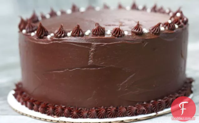 Bolo De Dupla Camada De Chocolate