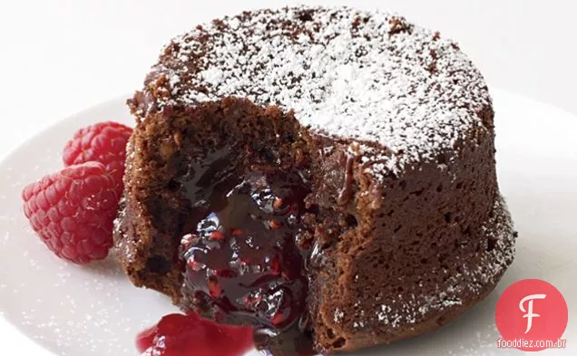 Bolo de Chocolate derretido Com Recheio De Framboesa