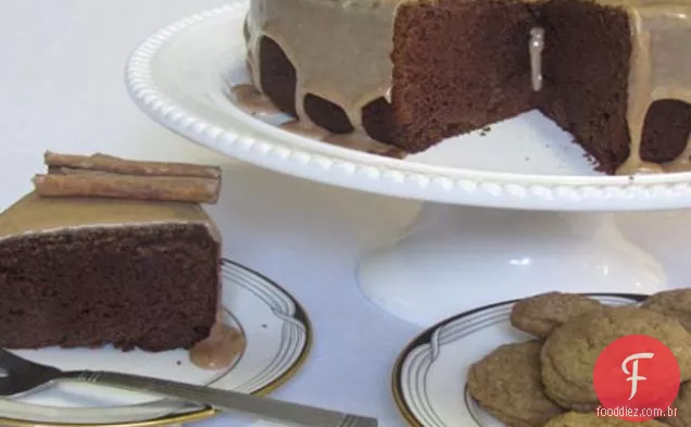 Bolo De Chocolate De Canela Com Esmalte De Canela