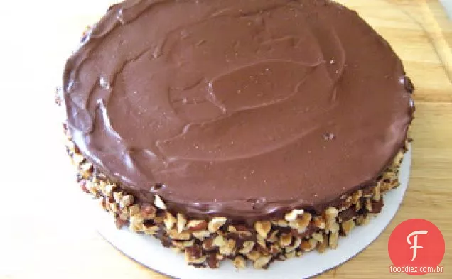 Bolo De Chocolate Sem Farinha Com Ganache E Avelãs
