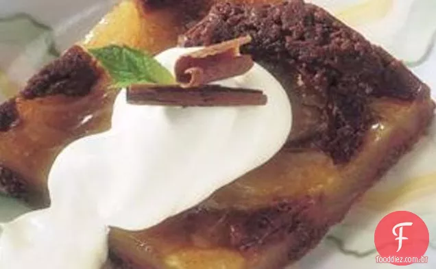 Bolo De Brownie De Chocolate Com Torta De Maçã