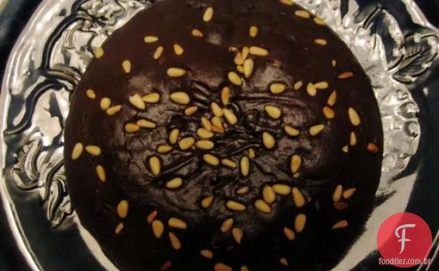 Bolo De Azeite De Chocolate Com Pinhões