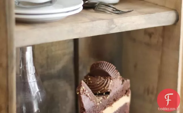 Bolo Do Brownie Do Copo Da Manteiga De Amendoim