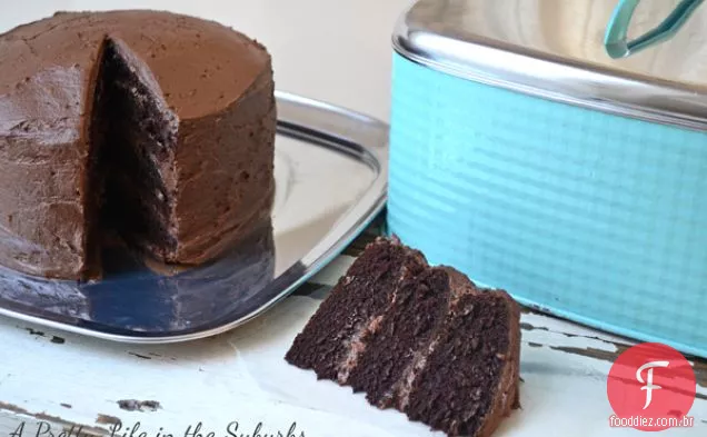 Bolo De Chocolate Com Cobertura De Creme De Manteiga De Chocolate