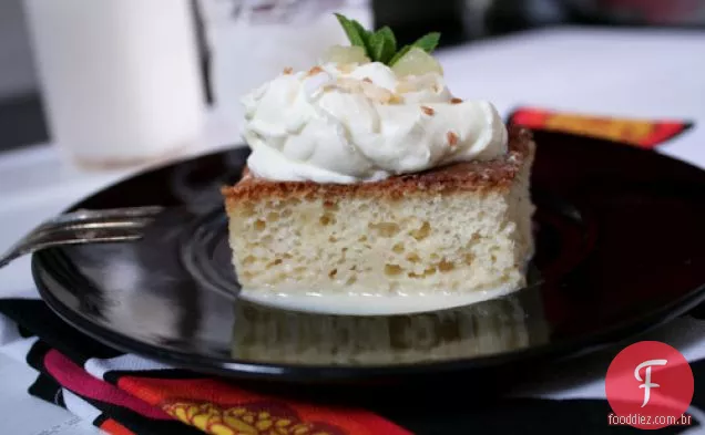 Tres Leches (bolo de leite)