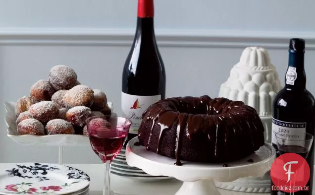 Bolo Bundt de Chocolate Duplo com esmalte Ganache
