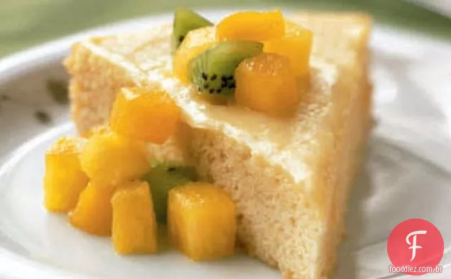 Pão de Ló encharcado de Rum com frutas tropicais