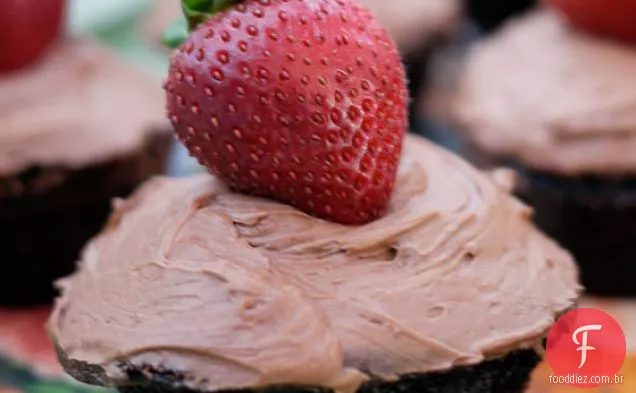 Bolo De Dupla Camada De Chocolate