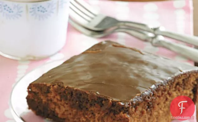 Bolo de Cola de Chocolate com cobertura de Cola