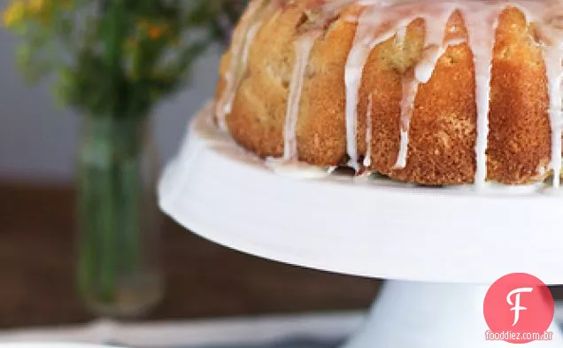 Bolo Bundt De Ruibarbo De Leitelho De Limão