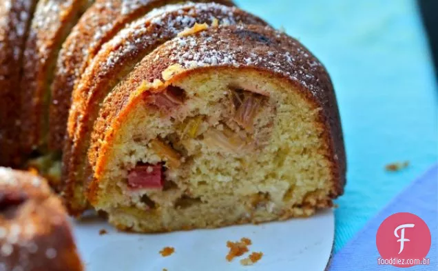 Bolo Ruibarbo Bundt