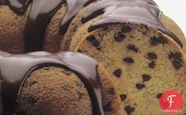 Banana Chip Bundt Bolo