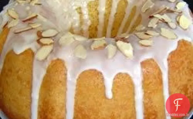 Bolo Bundt De Amêndoa Envidraçada