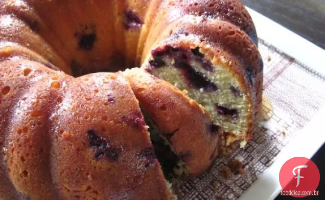 Bolo Do Bundt Da Migalha Do Mirtilo Do Limão