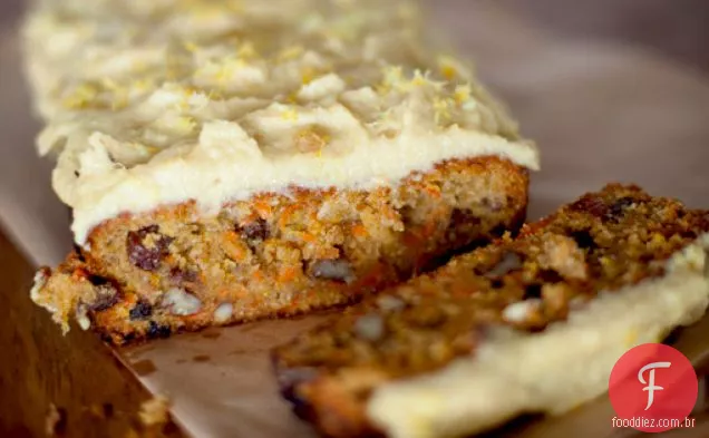 Bolo De Cenoura Laranja Com Cobertura De Creme De Castanha De Caju