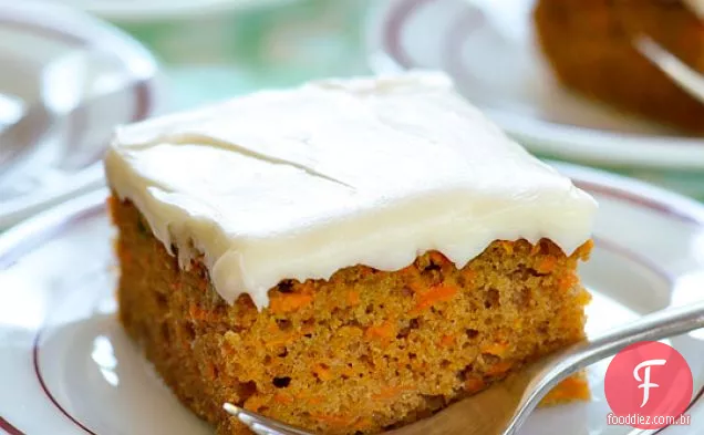 Bolo De Folha De Cenoura Com Cobertura De Cream Cheese