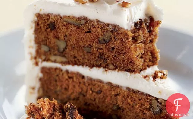Bolo de laranja e cenoura com cobertura clássica de Cream Cheese