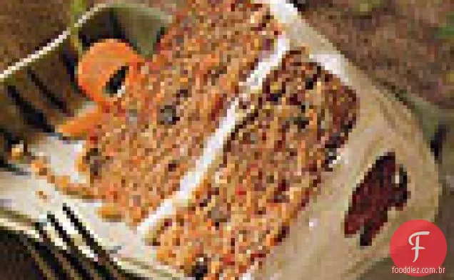 Bolo de cenoura com cobertura de queijo de bordo