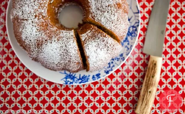 Receita De Bolo De Cenoura Dourada E Úmida