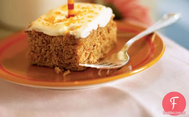 Bolo de folha de cenoura com cobertura de Cream Cheese