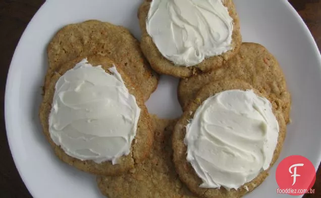 Biscoitos De Bolo De Cenoura Com Glacê