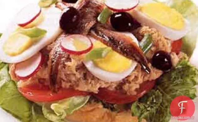 Sanduíche De Atum Niçoise (Pan Bagnat)
