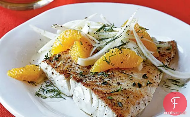 Pargo salteado com salada de laranja-erva-doce