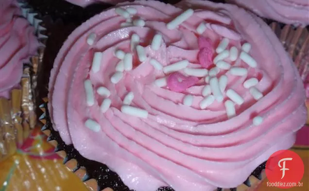 Bolo de Chocolate Beatty, também conhecido como o Melhor Bolo De Chocolate Caseiro