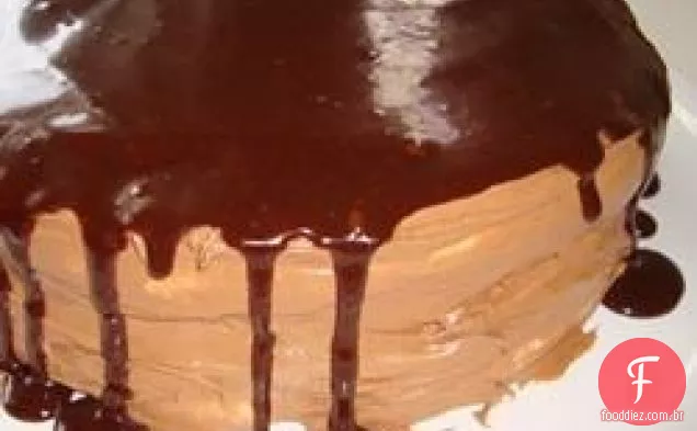 Chocolate Canela Avelã Merengue Bolo