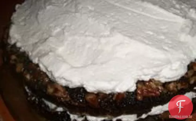 Bolo Da Camada Do Praliné Do Chocolate
