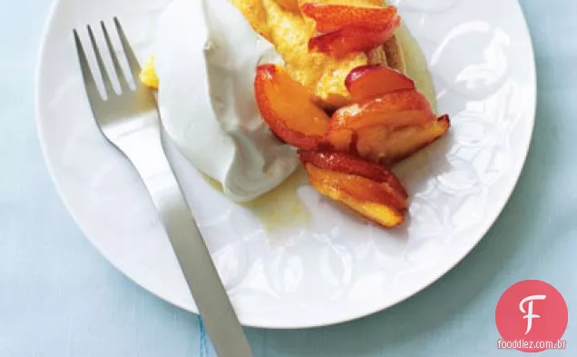 Ameixas frescas com bolo de Polenta