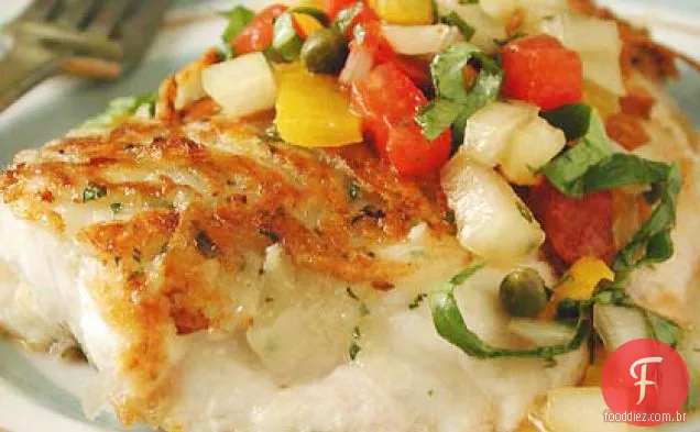 Pargo com crosta de batata e erva com Salsa de pimenta amarela