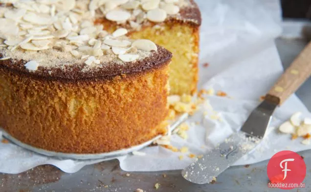 Meu Bolo De Celebração De Despedida Para A Mãe; Limão, Polenta E Amêndoa